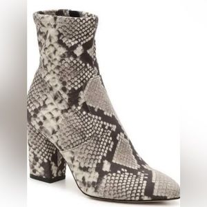 Steve Madden Elroy snakeskin boots 
Faux suede 
3” heel 
Size 7